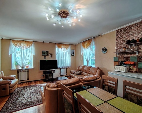 Четырехкомнатная, двухуровневая квартира ул. Некрасова, д. 76