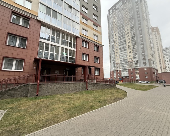 Трехкомнатная квартира г. Минск, ул. Богдановича, 132