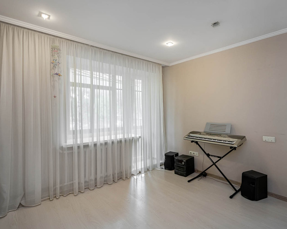 Четырёхкомнатная квартира г. Минск, Ландера, 4