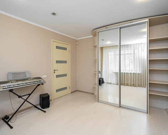 Четырёхкомнатная квартира г. Минск, Ландера, 4