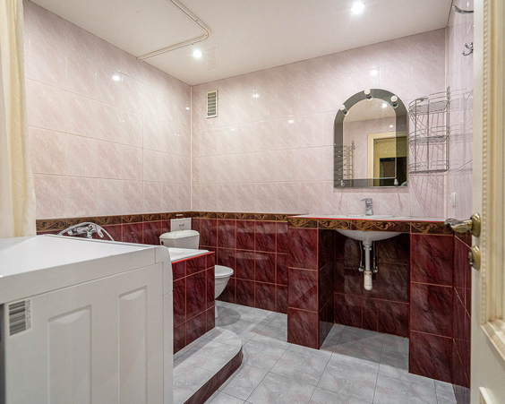 Четырёхкомнатная квартира г. Минск, Ландера, 4