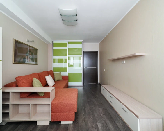 Трехкомнатная квартира в аренду на длительный срок. Жуковского 2