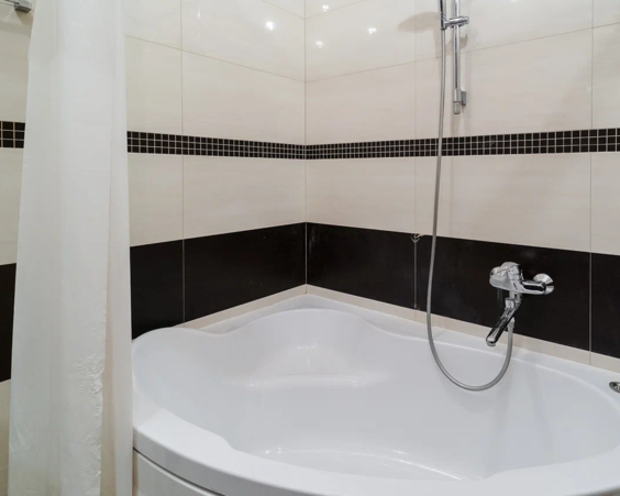 Трехкомнатная квартира в аренду на длительный срок. Жуковского 2