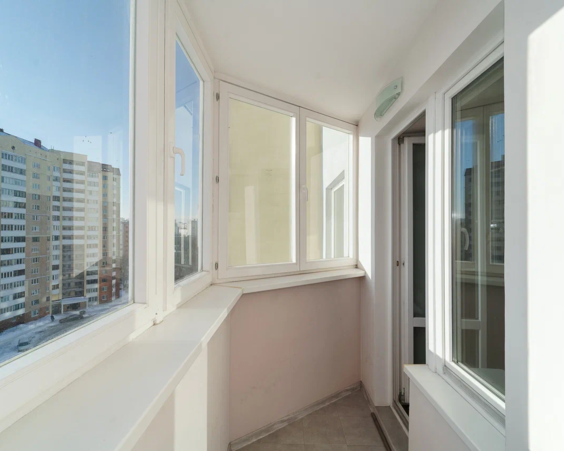 Трехкомнатная квартира в аренду на длительный срок. Жуковского 2