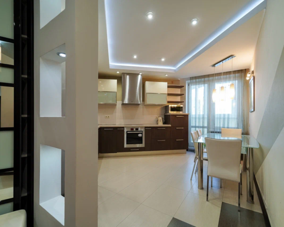 Трехкомнатная квартира в аренду на длительный срок. Жуковского 2