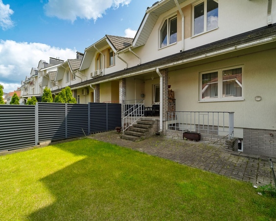 Таунхаус в аренду в пос. Сонечный