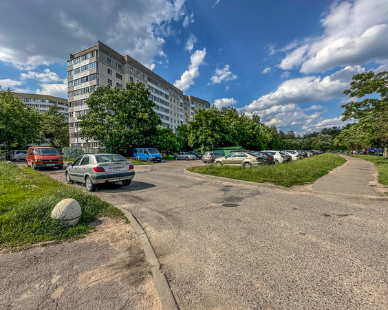 Трехкомнатная квартира г. Минск, улица Герасименко, 1